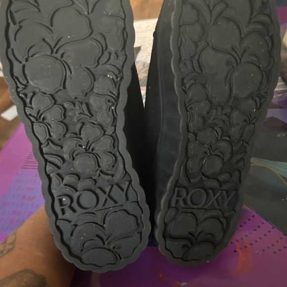 Roxy - Picture 3 of 3